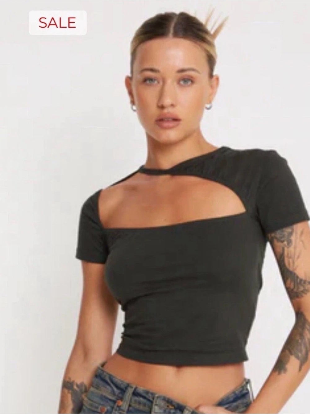Motel Desiree Women’s Black Cutout Short Sleeve crop Top